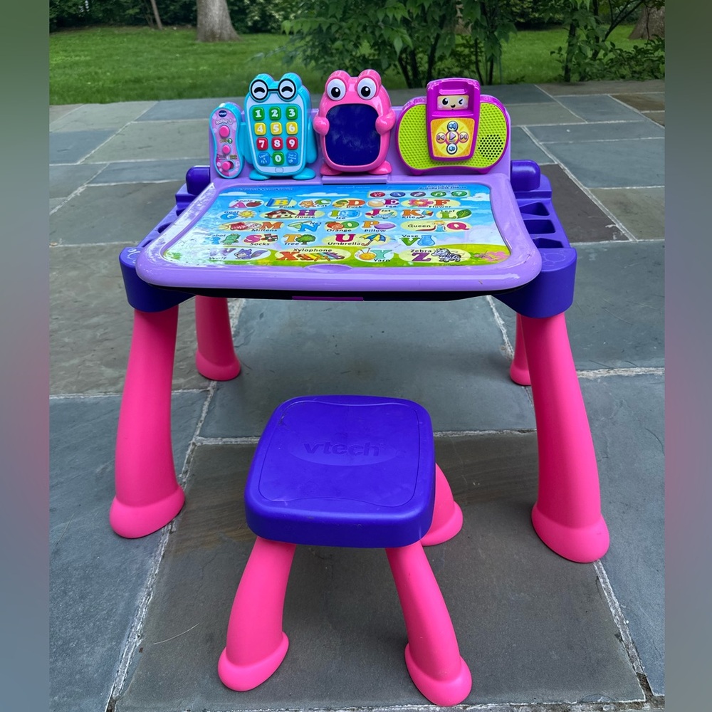 VTech Touch & Learn Activity Toddler Desk Deluxe Educational Play Table Children